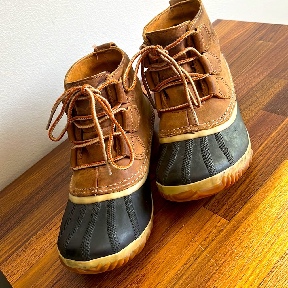 Sorel Brown & Black Out N About Plus Waterproof Leather / Rubber Duck Boots - Picture 5 of 11